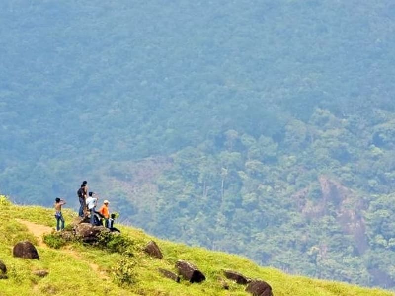 ponmudi-trekking