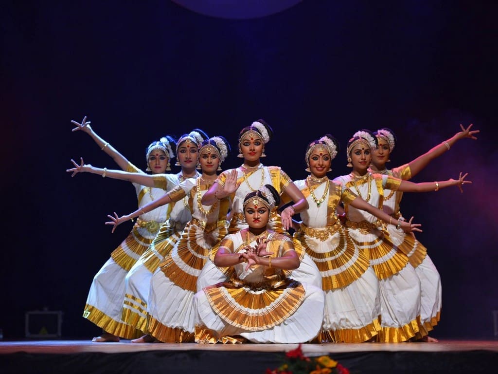 mohiniyattam-dance-kerala