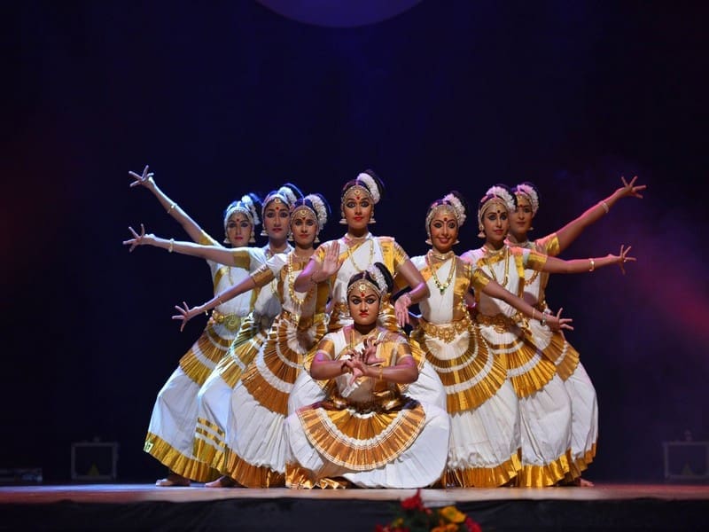 mohiniyattam-dance-kerala