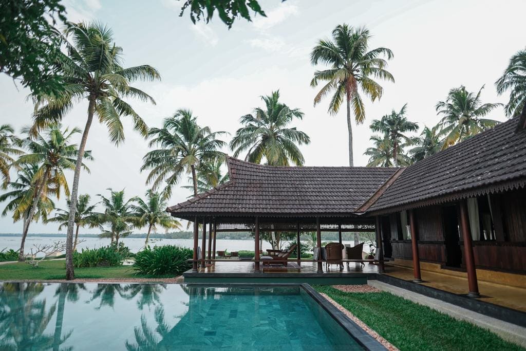 VISAYA VILLA, VEMBANAD