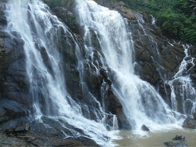 Kombaikani Waterfalls