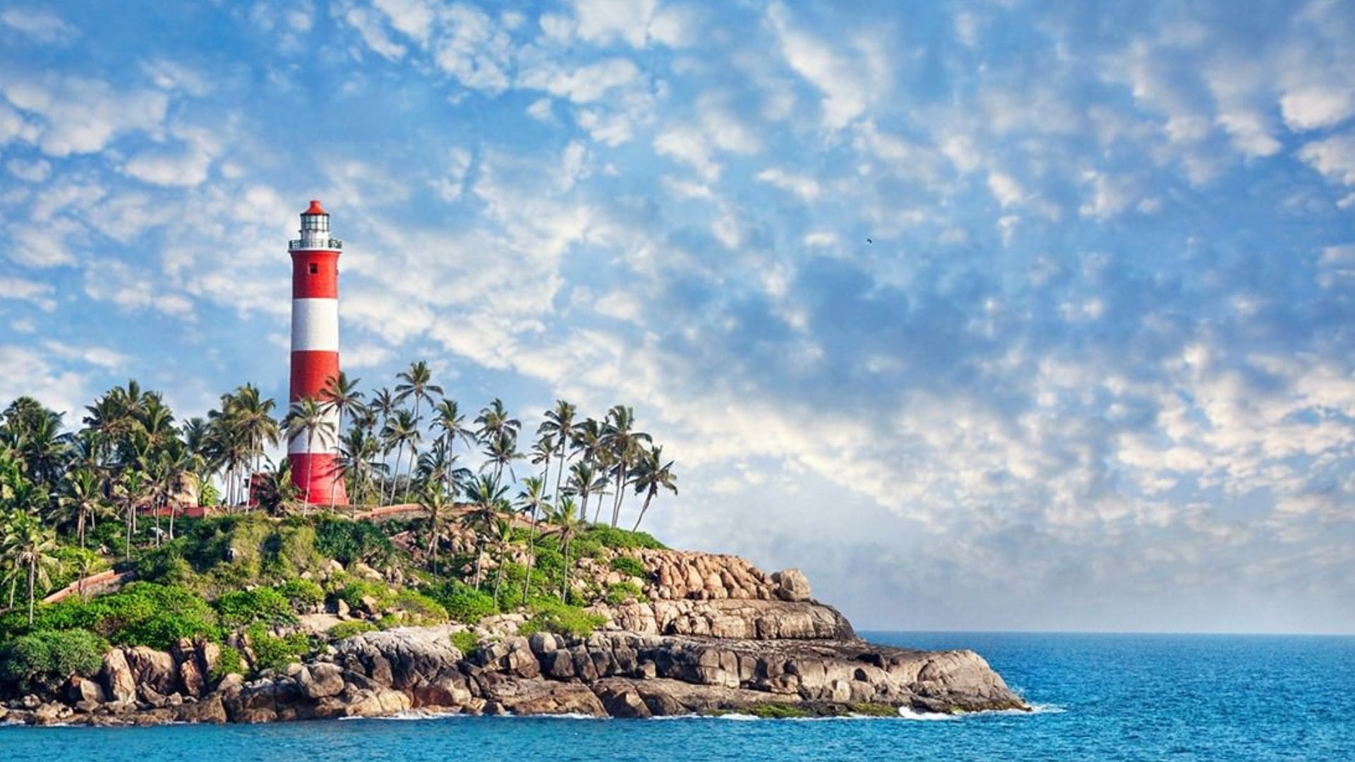 lighthouse-beach-kovalam