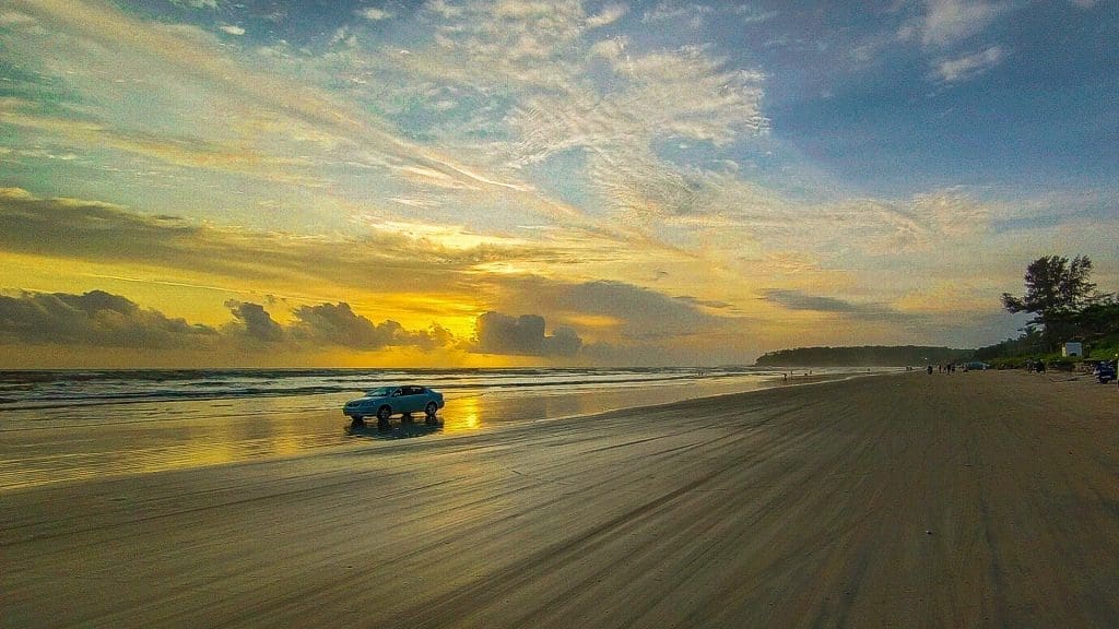 muzhappilangad-beach-drive-in-kerala