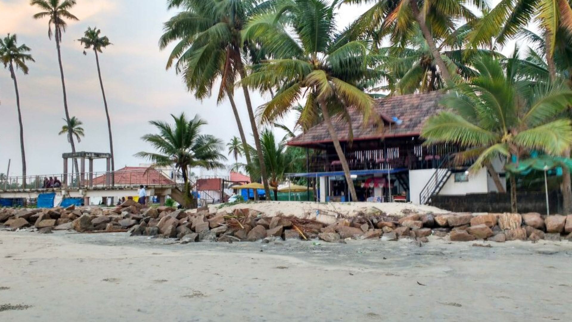 Andhakaranazhi-beach