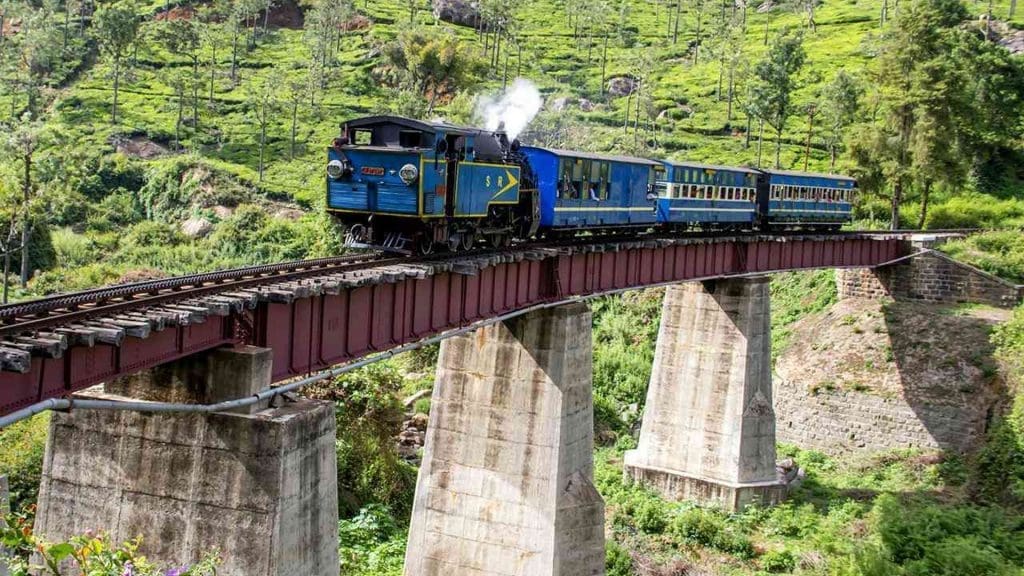 tren de juguete ooty