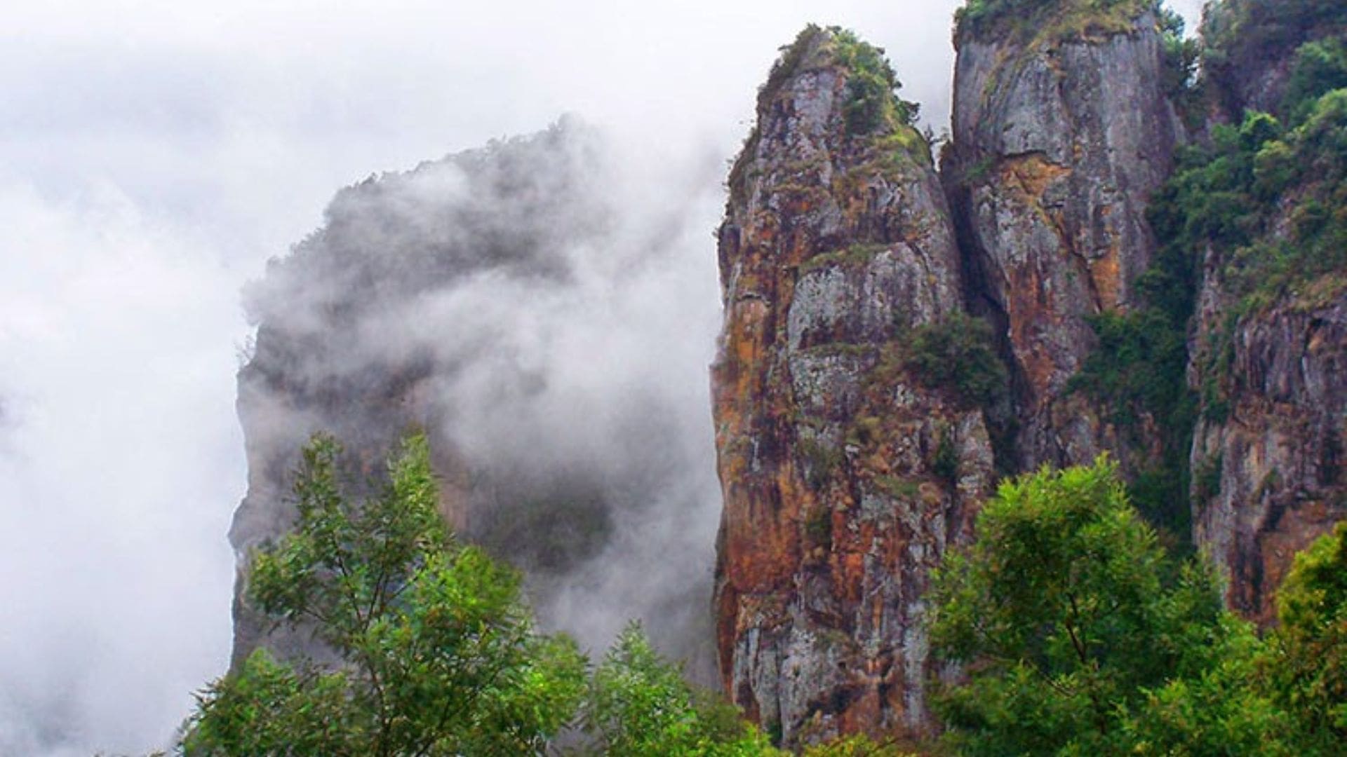 pillar-rocks-viewpoint