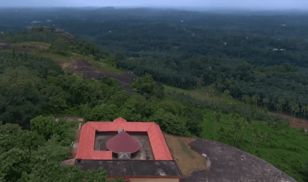 Malamel Sankaranarayana Temple in Kollam2