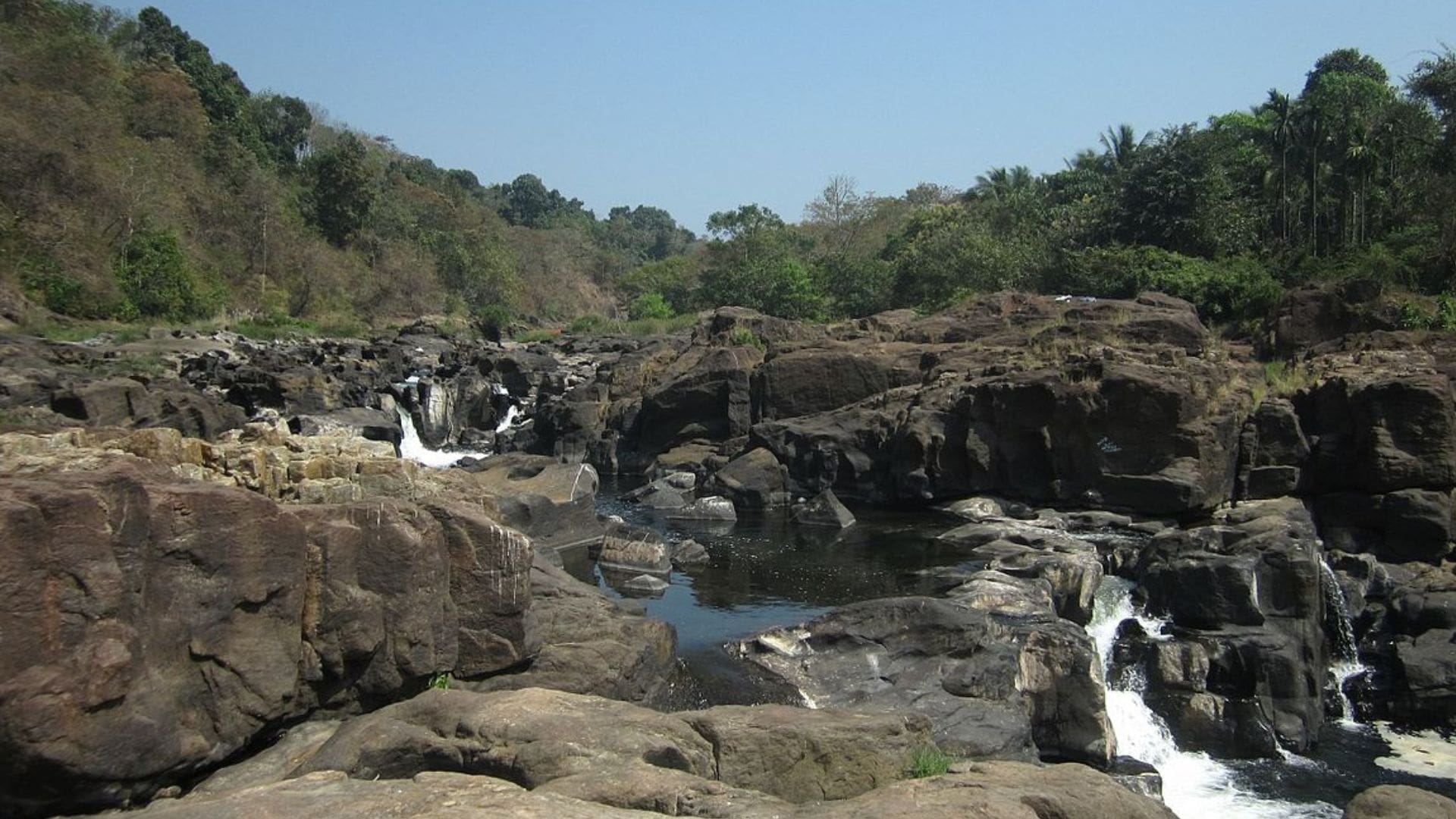 Perunthenaruvi-waterfalls