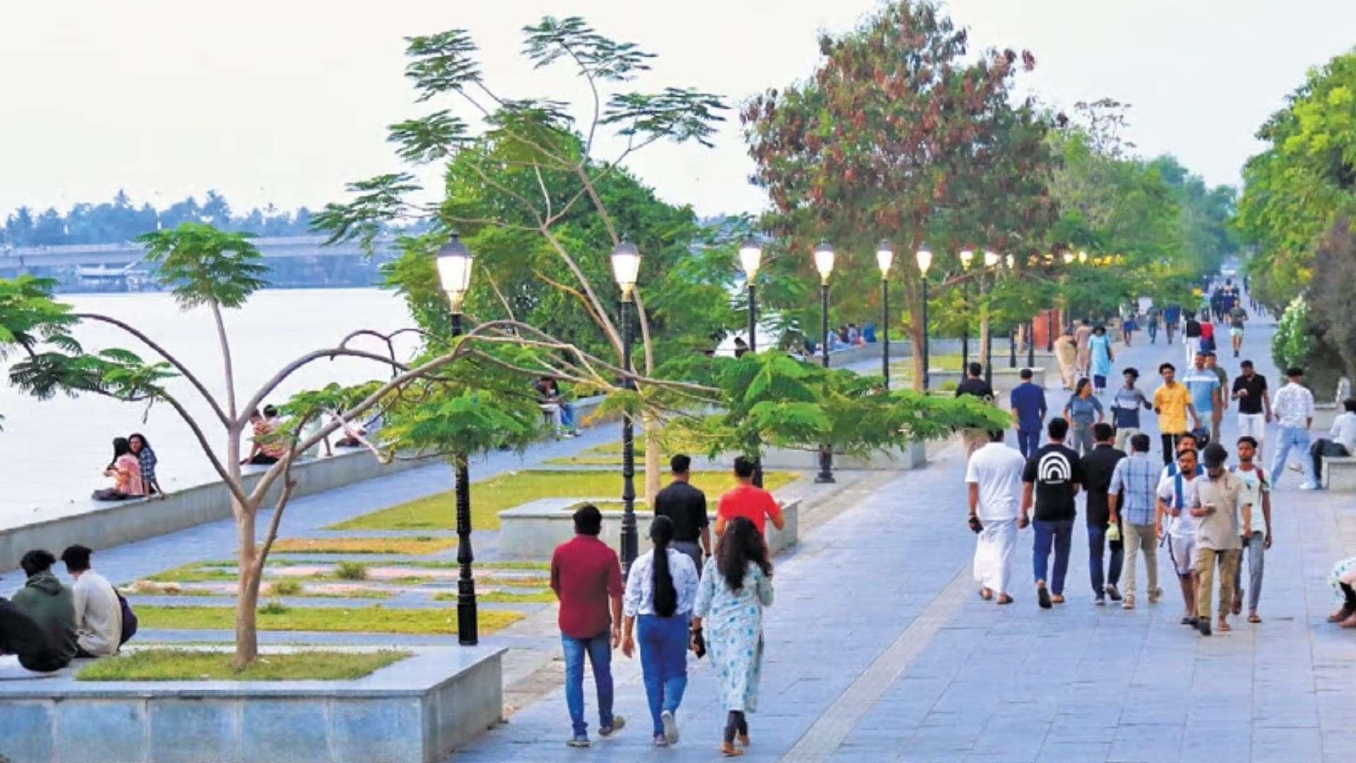 kochi-marine-drive.j