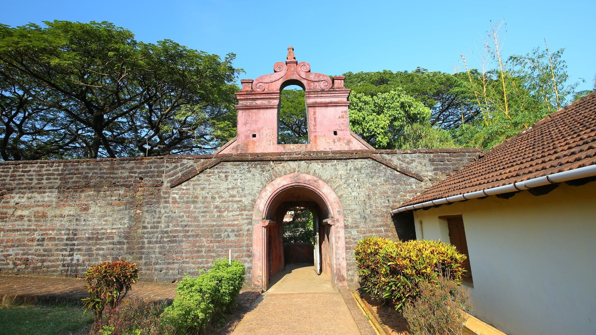 thalessery-fort