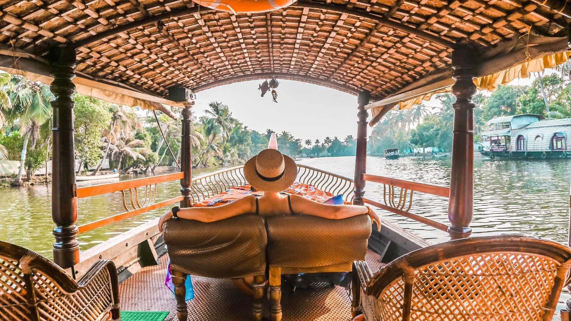 houseboat-on-the-alleppey-backwaters