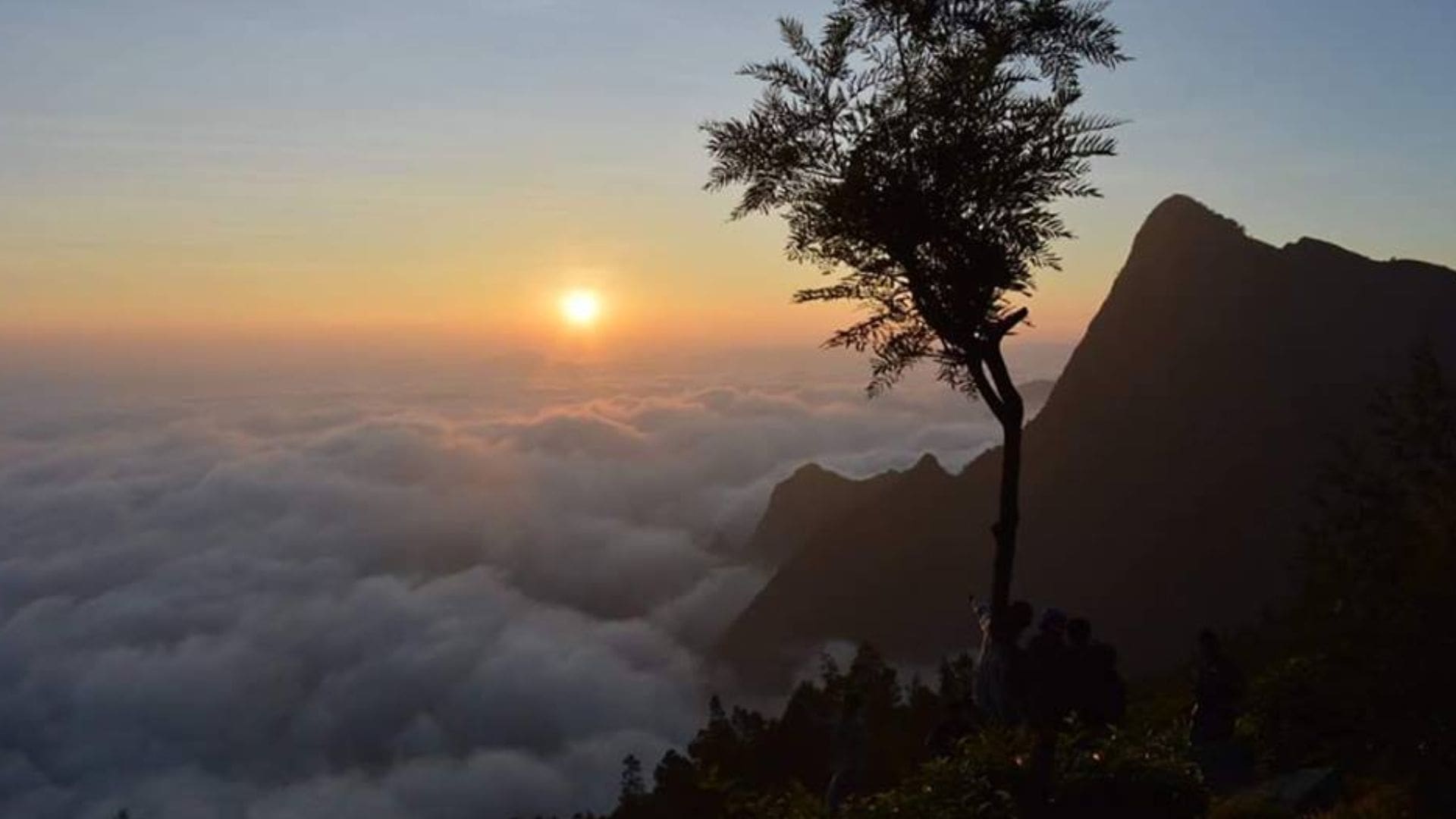 kolukkumalai-sunrise