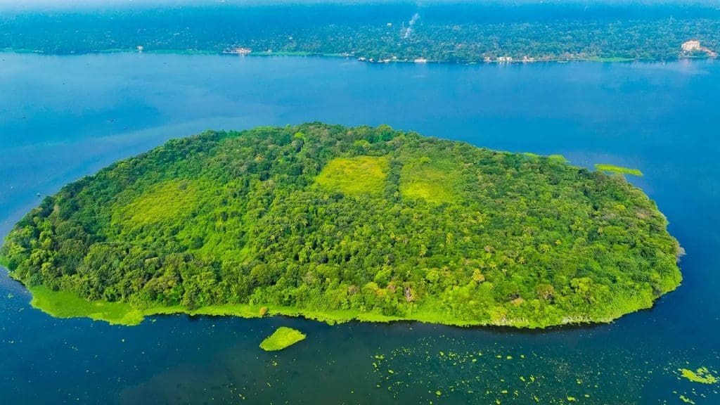 Pathiramanal-Island