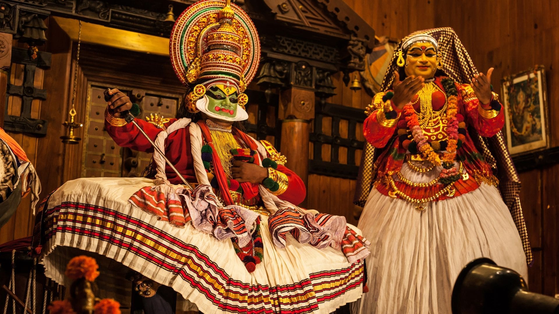 kathakali-dance-perfomance-kerala